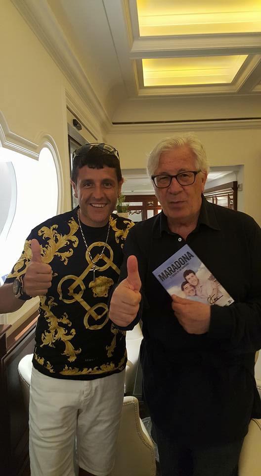 Stefano Ceci donerà a Peppino Di Capri la scultura che riproduce l’orma del piede sinistro di Maradona