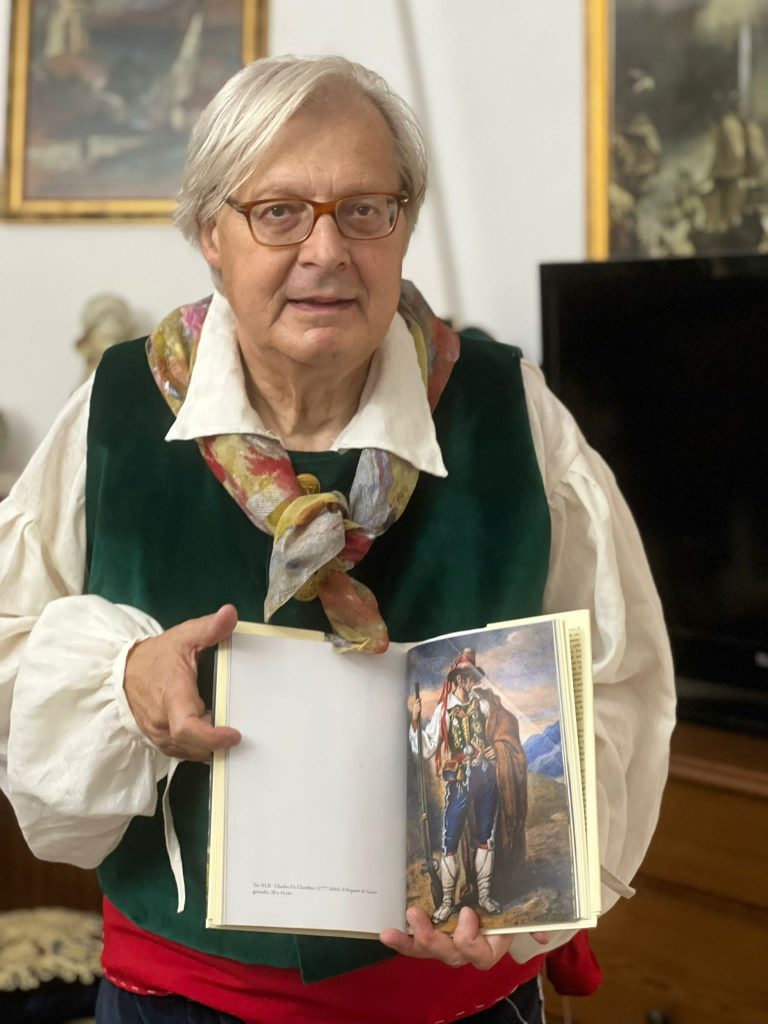 Vittorio Sgarbi vestito da brigante per il Gonfalone di Arpino