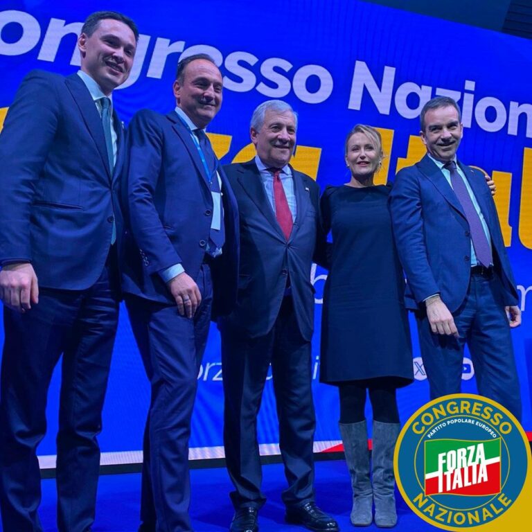 Forza Italia, Tajani eletto segretario nazionale all’unanimità